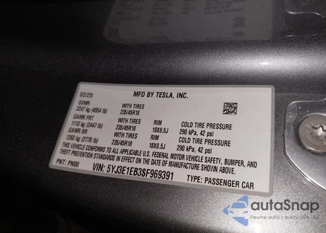 2025 Tesla Model 3 Long Range All-Wheel Drive z USA, uszkodzony, nr VIN 5YJ3E1EB3SF969391